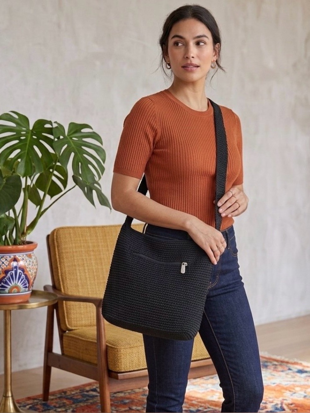 The Sak Classic Black Hand-Crocheted Shoulder Bag Minimalist 9 x 12 EUC
